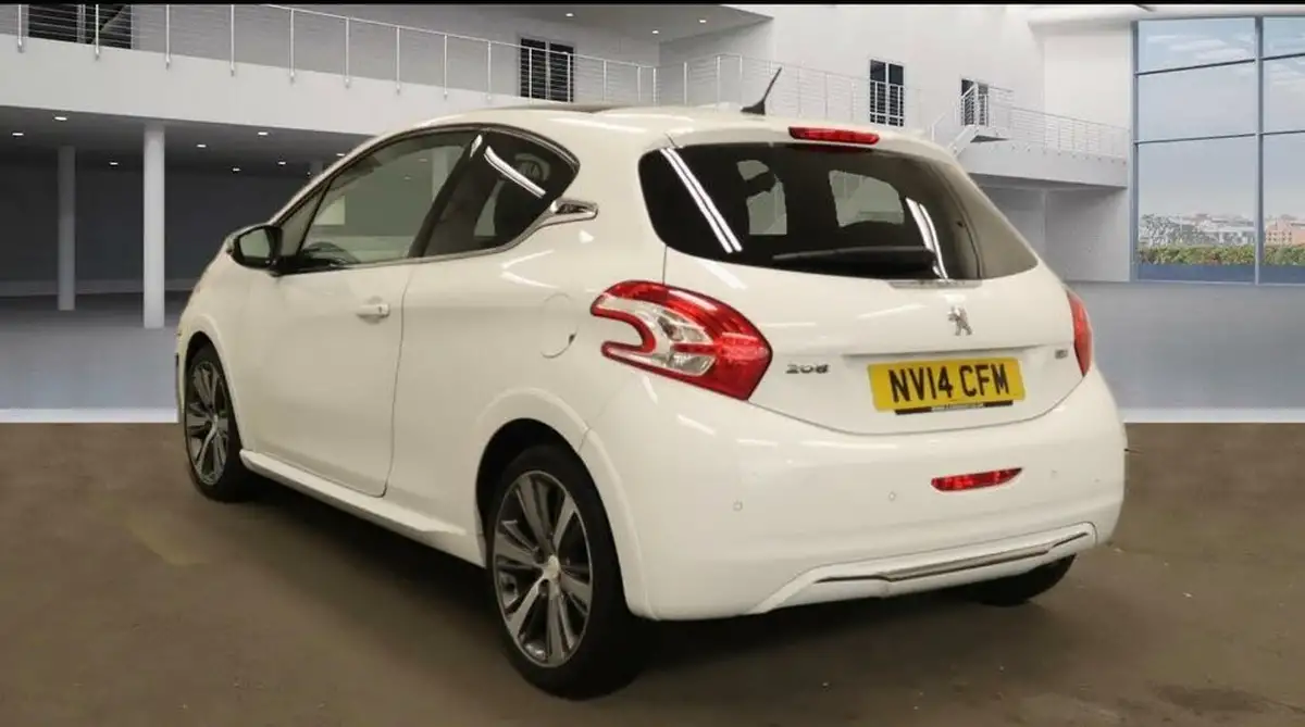 2014-peugeot-208-16td-xy-115bhp-big-2