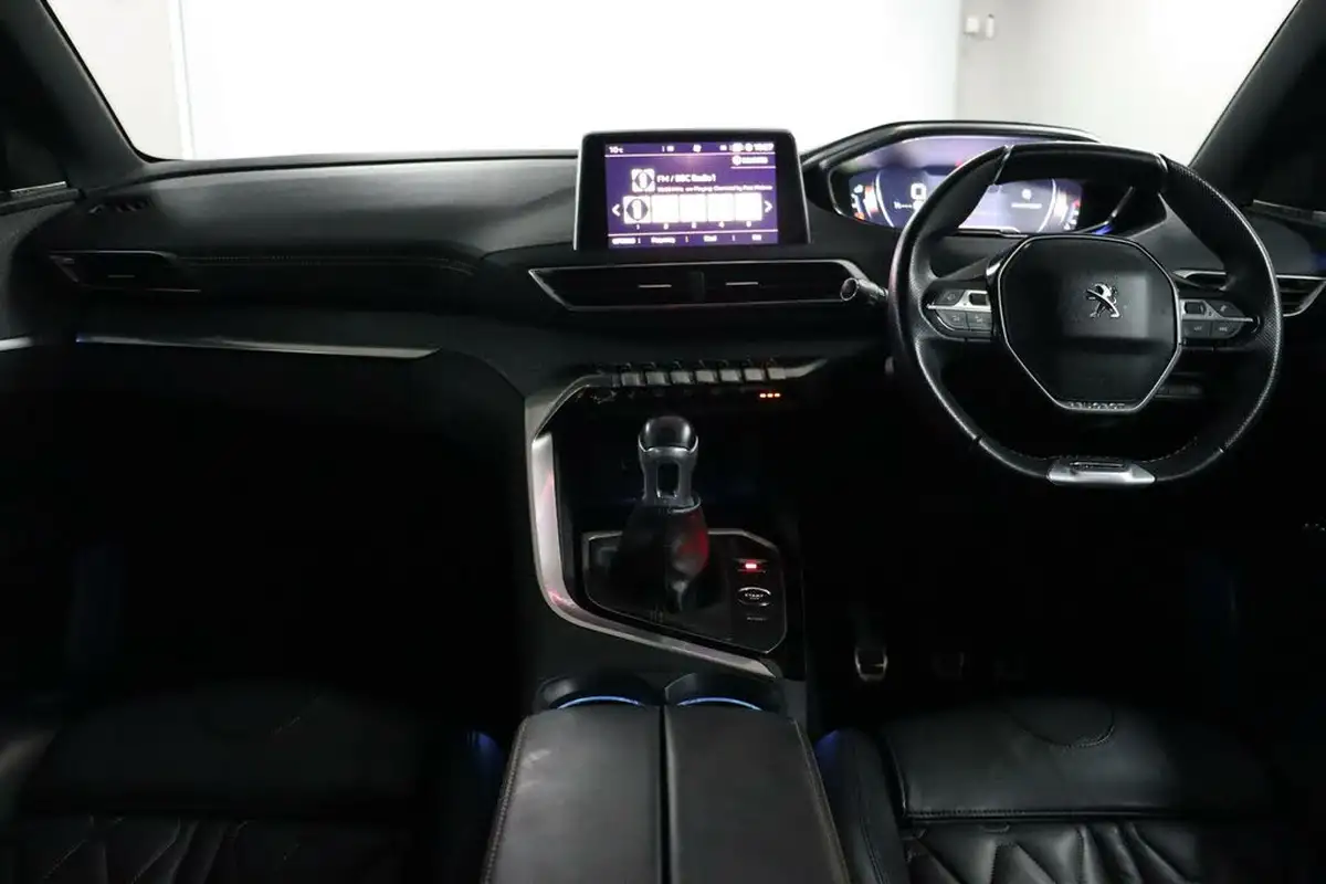 2018-peugeot-3008-suv-12-puretech-gt-line-premium-big-19
