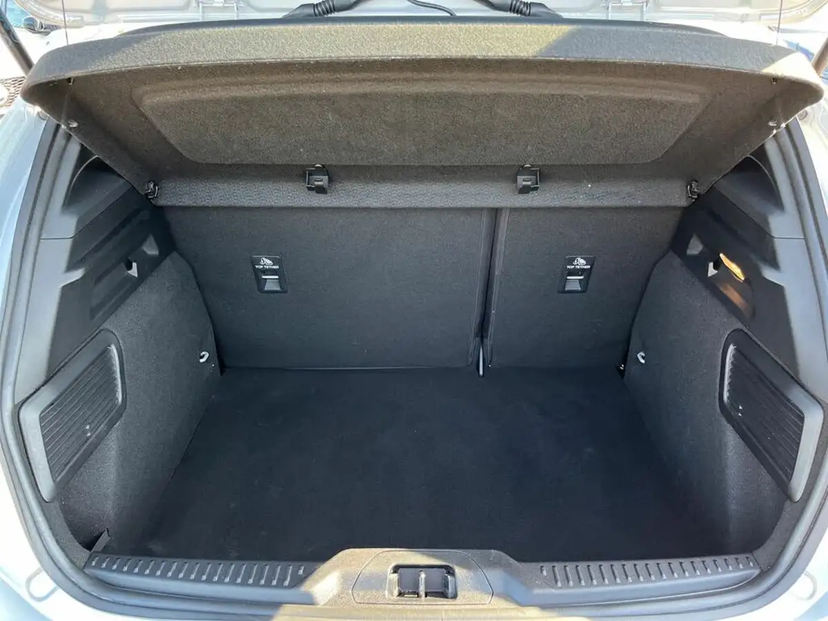 2020-ford-focus-15-st-line-x-hatchback-big-19