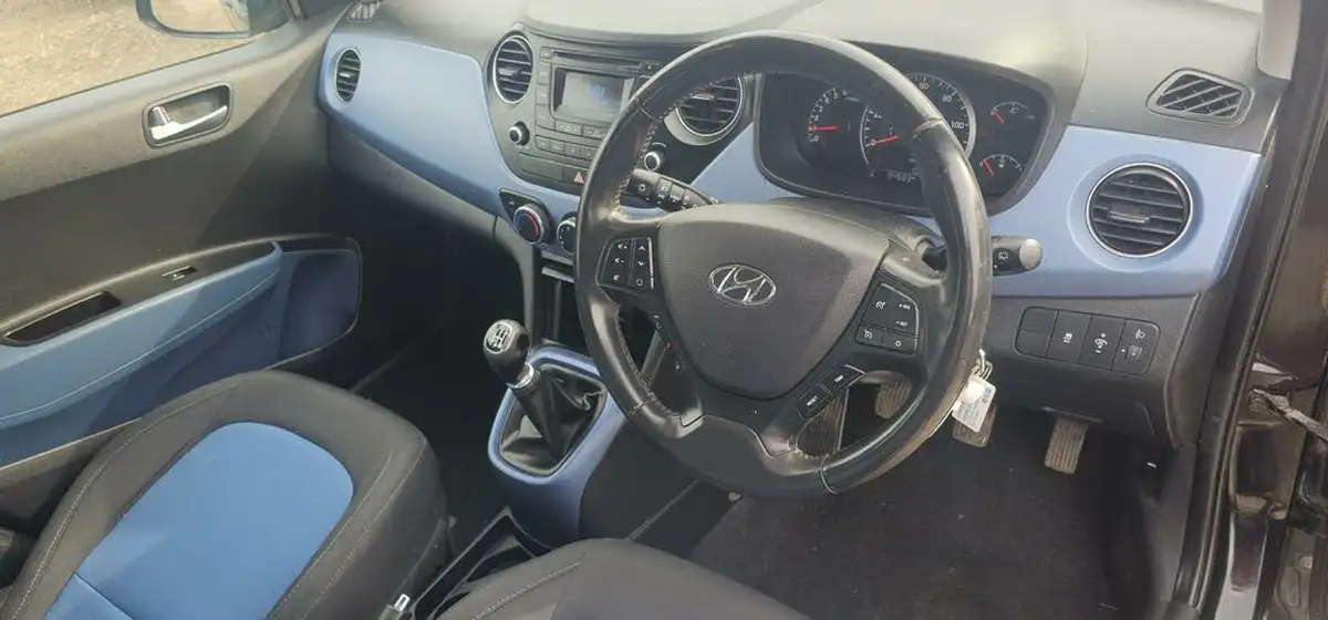 2015-hyundai-i10-12-premium-big-13