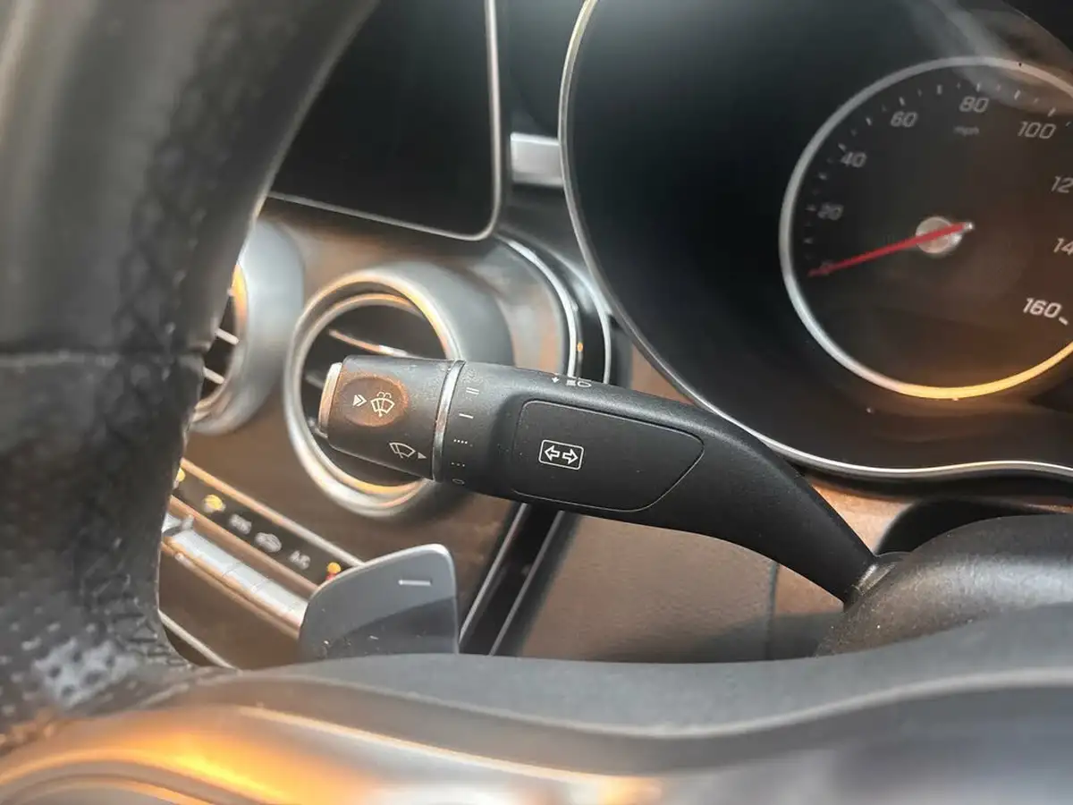 2018-mercedes-benz-c-class-15-c200-amg-line-ss-saloon-4d-big-34