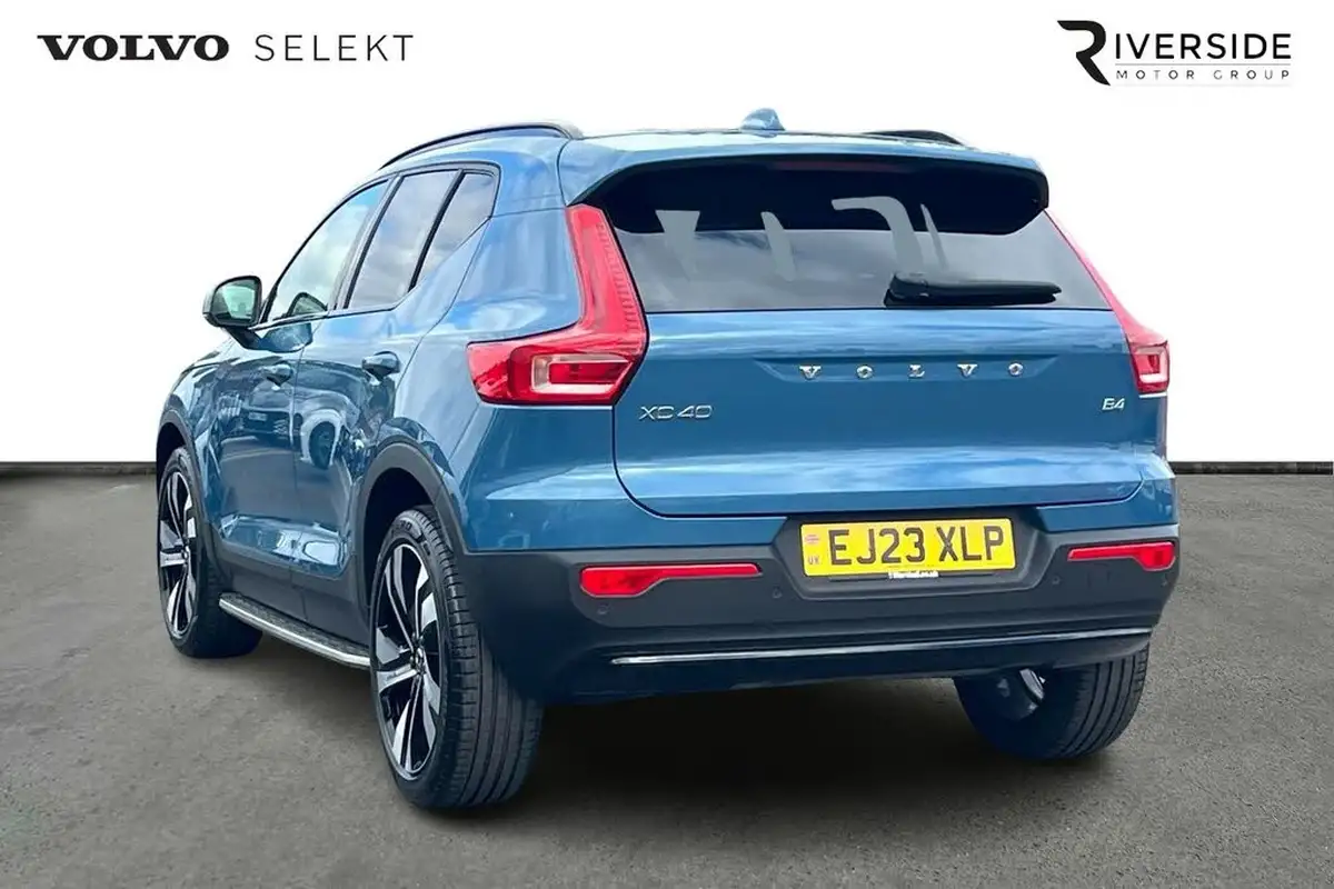 2023-volvo-xc40-20-b4-ultimate-big-2
