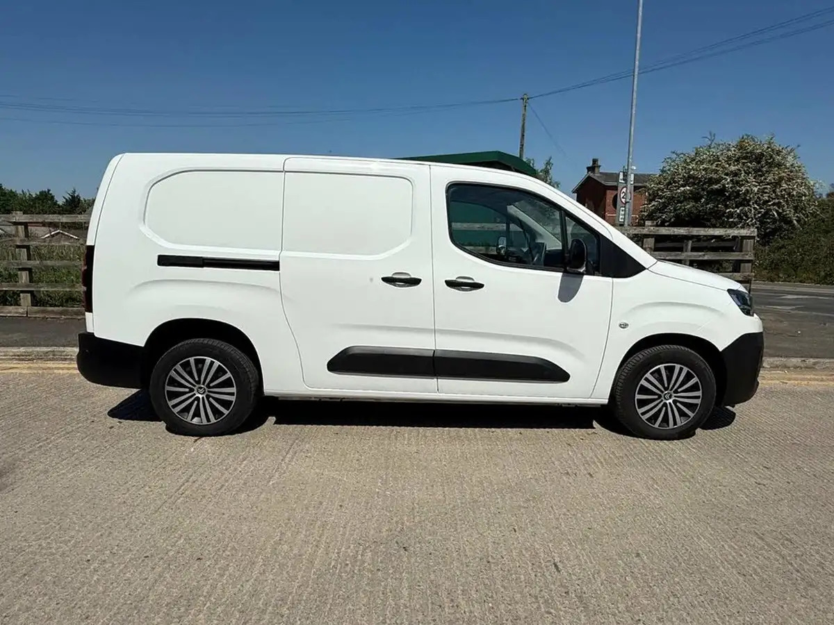 2021-citroen-berlingo-15bluehdi-1000-enterprise-pro-100pseu6d-big-2