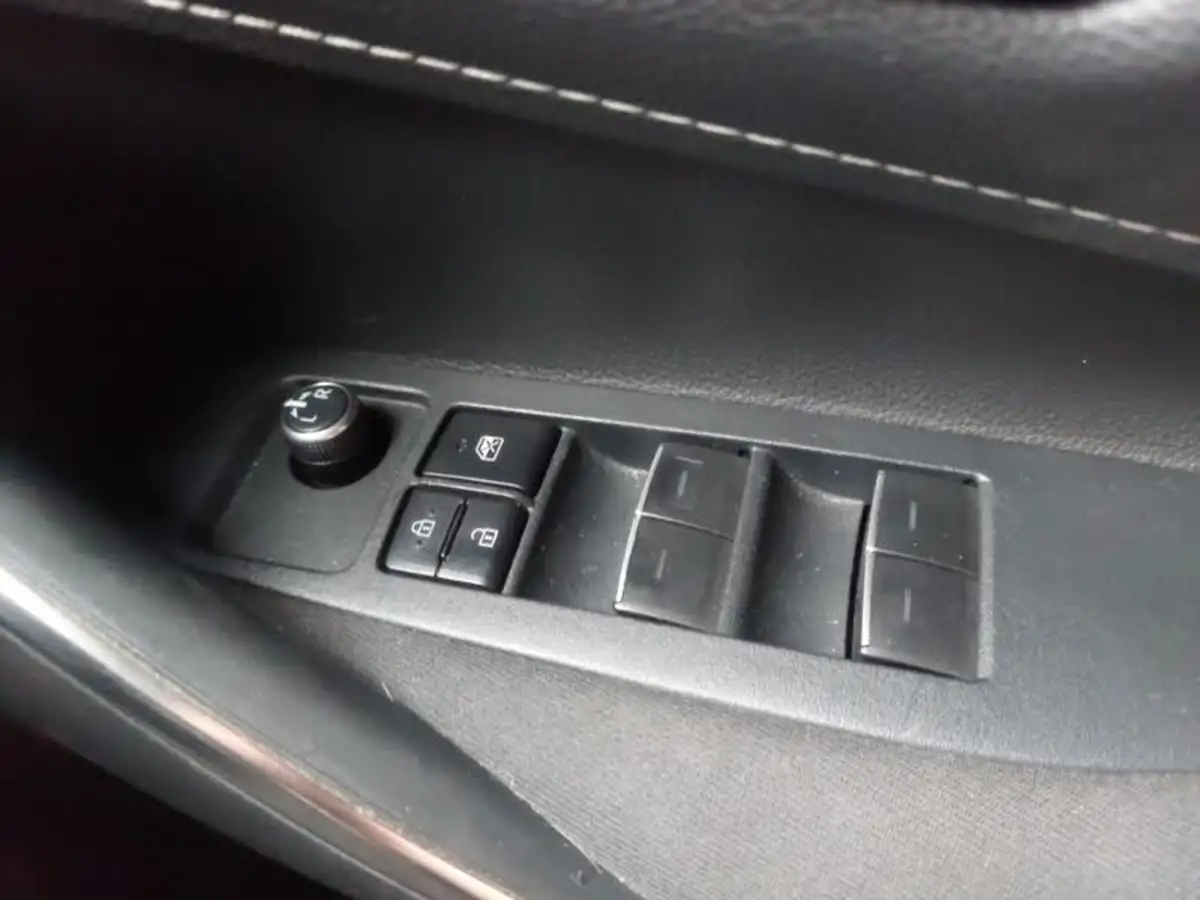 2022-toyota-corolla-20-vvt-i-icon-193bhp-hatchback-big-11