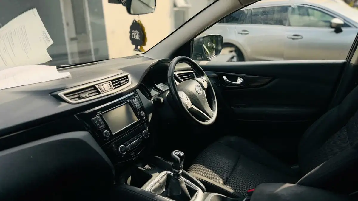 2015-nissan-qashqai-big-22