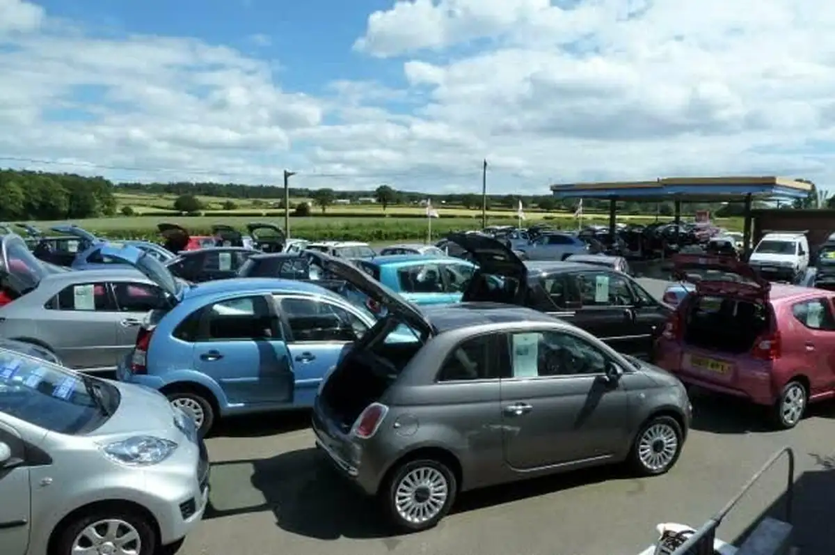 2015-citroen-c4-picasso-16bluehdi-selection-big-2