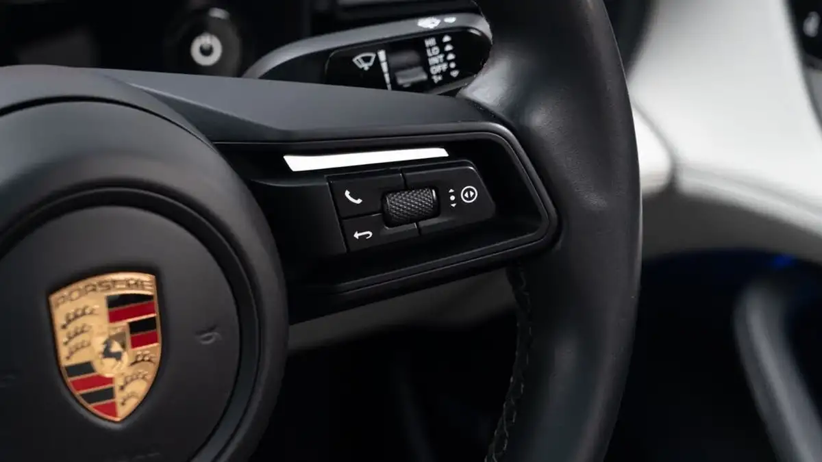 2021-porsche-taycan-e-4s-571ps-performance-battery-plus-big-18