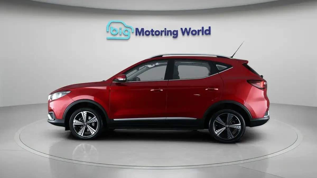 2021-mg-zs-suv-e-exclusive-ev-big-4