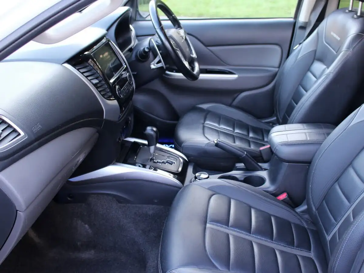 2019-mitsubishi-l200-24di-d-barbarian-eu6b-auto-big-8