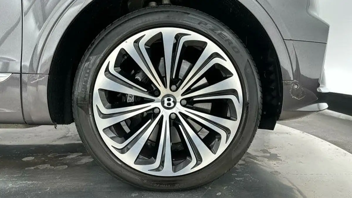 2023-bentley-bentayga-40-v8-big-9