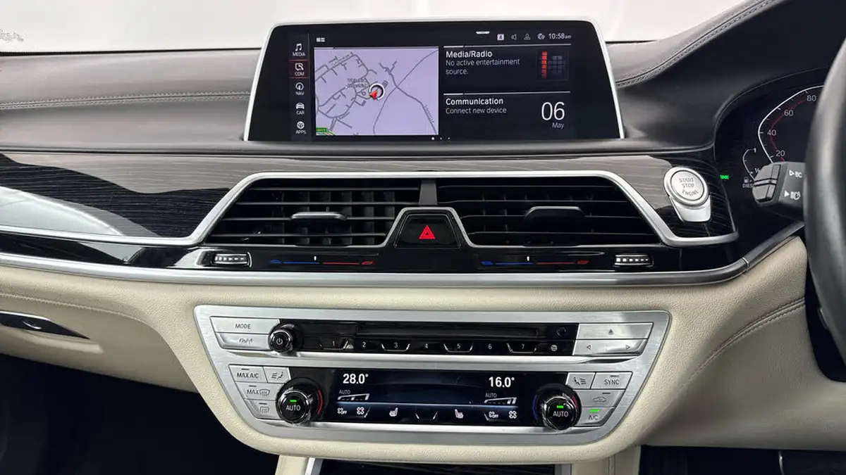2021-bmw-7-series-30td-730ld-m-sport-big-11