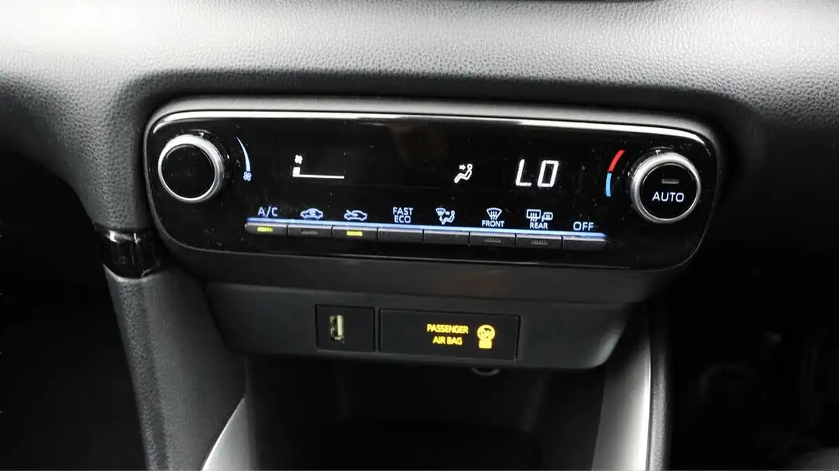 2022-toyota-yaris-15-vvt-i-design-big-11