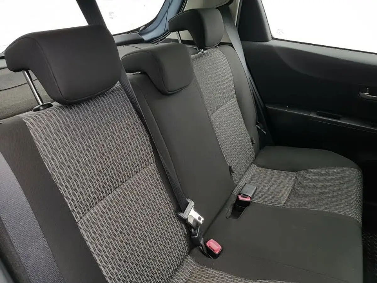 2014-toyota-yaris-133-icon-smart-pack-big-11