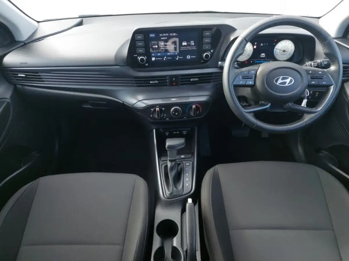2024-hyundai-i20-10-t-gdi-advance-dct-big-2