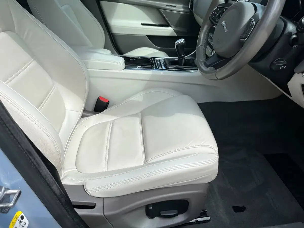 2016-jaguar-xe-20d-prestige-163ps-big-36