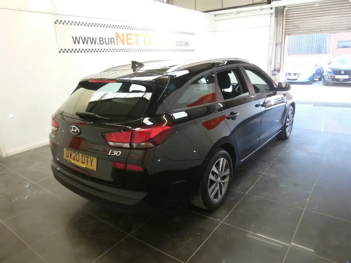 2020-hyundai-i30-16crdi-se-nav-115ps-tourer-big-7