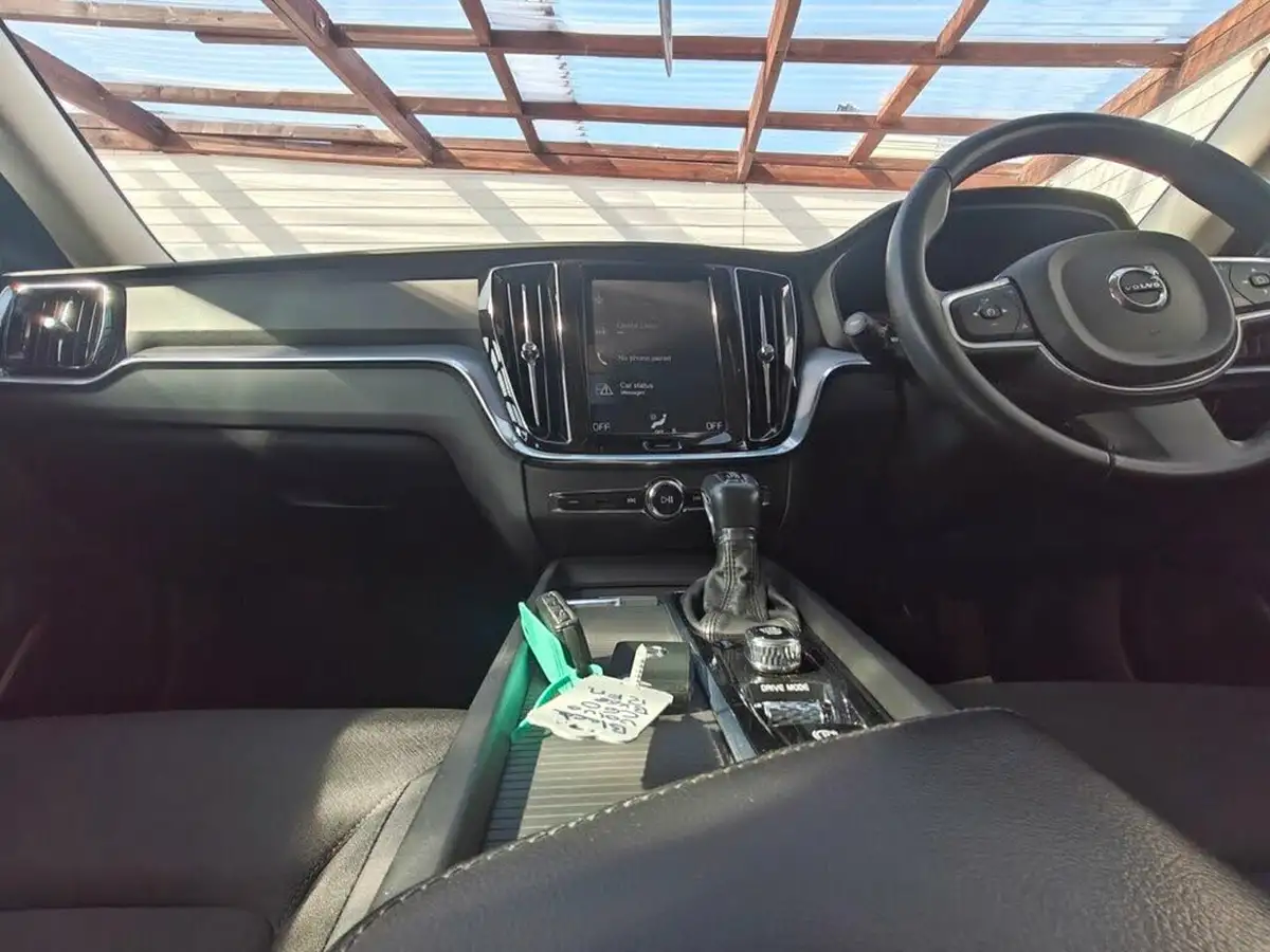 2018-volvo-v60-20td-d4-momentum-geartronic-big-52