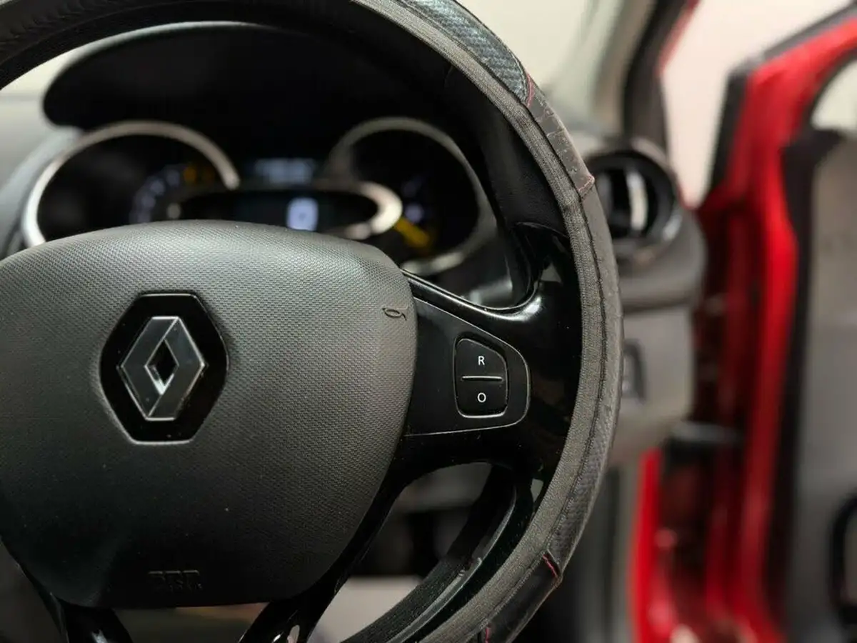 2014-renault-clio-09-dynamique-big-30