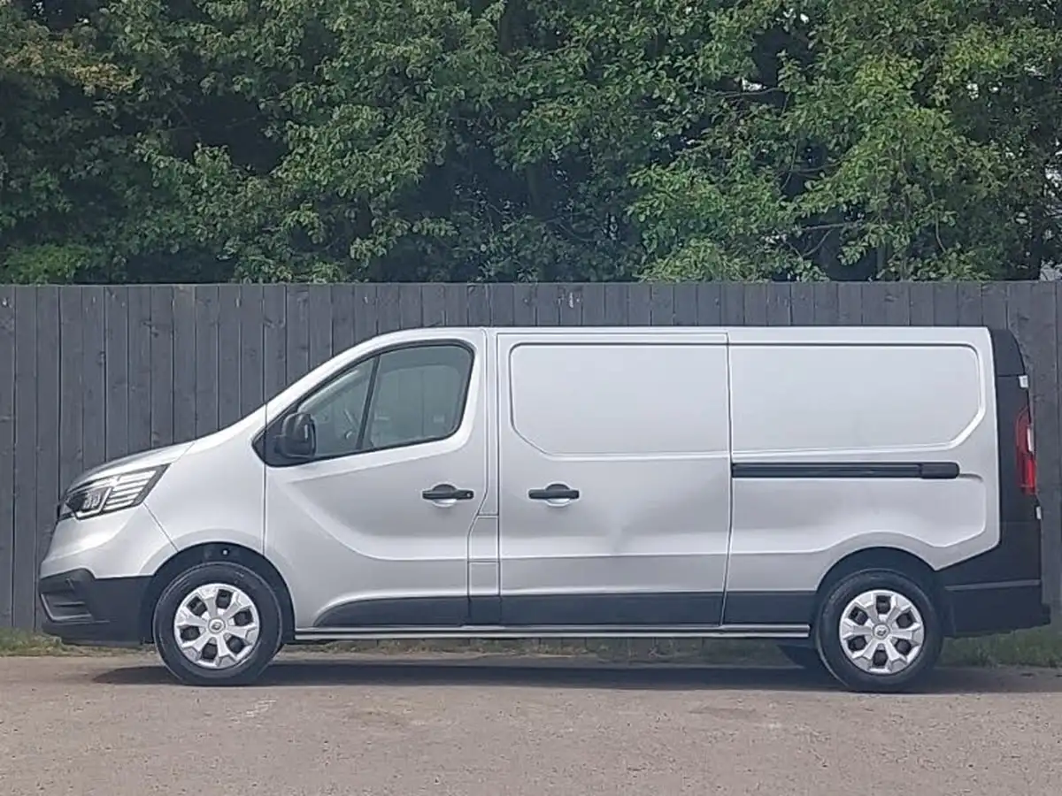 2022-renault-trafic-20dci-ll30-130-business-panel-big-3