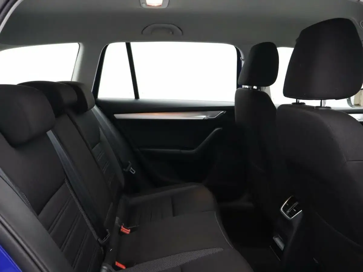 2020-skoda-octavia-10-tsi-se-technology-115ps-estate-big-23