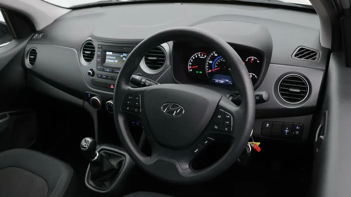 2017-hyundai-i10-12-se-big-9