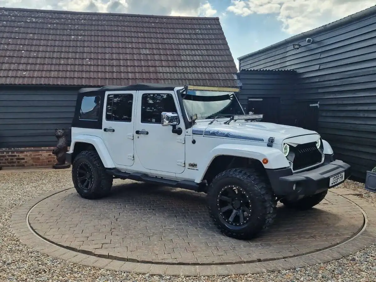 2014-jeep-wrangler-28crd-overland-unlimited-5d-big-39