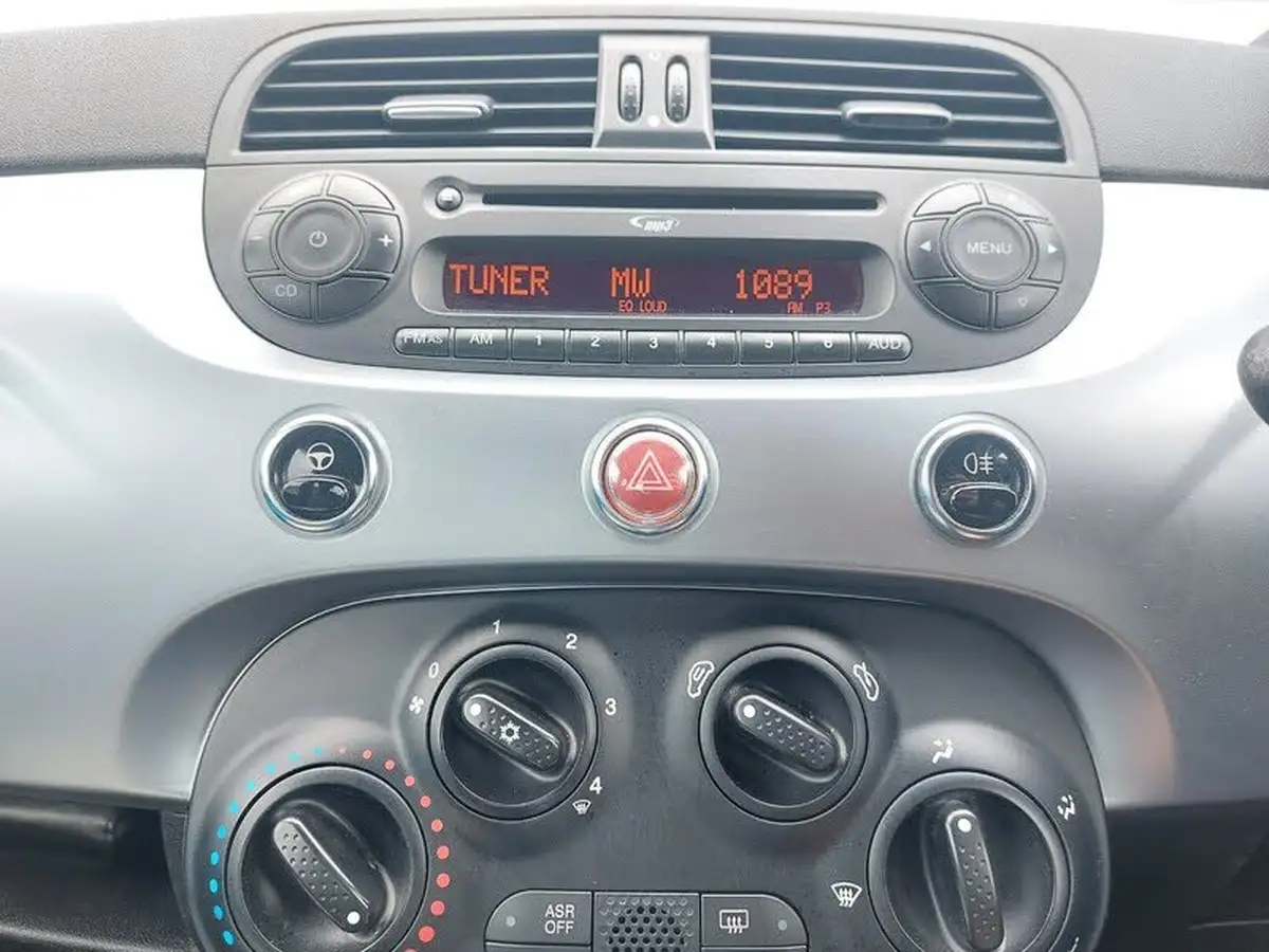 2015-fiat-500-12-s-big-18