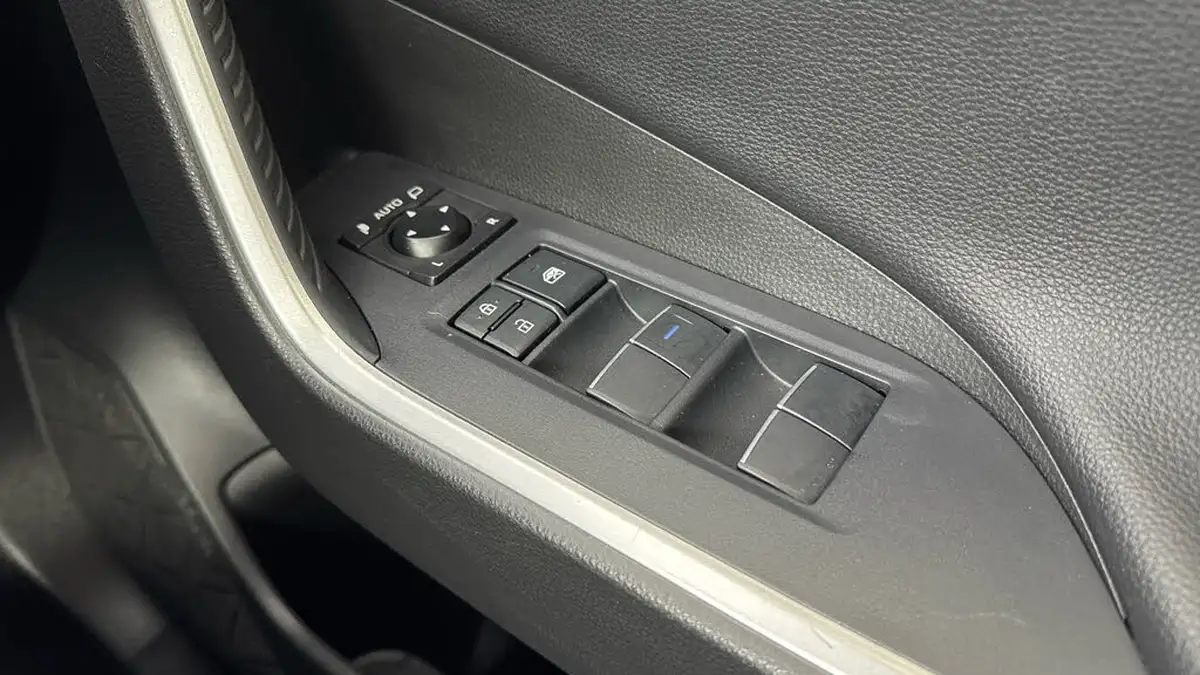 2020-toyota-rav4-25-vvt-i-design-215bhp-big-24