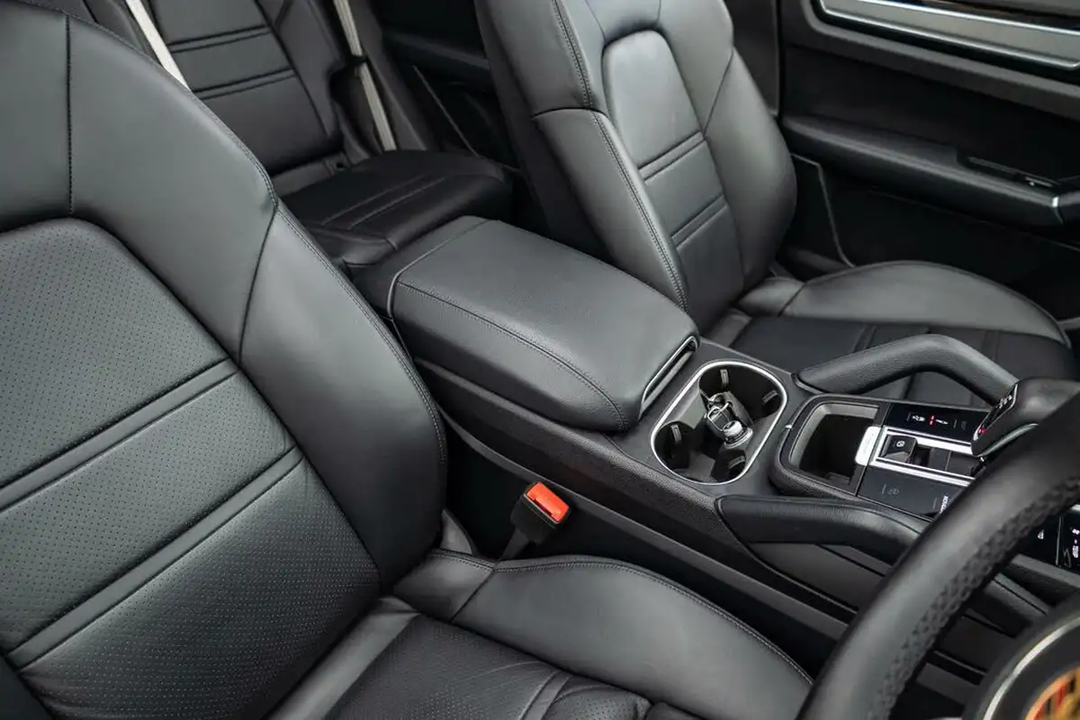 2022-porsche-cayenne-30-v6-e-hybrid-platinum-edition-462ps-station-wagon-big-5