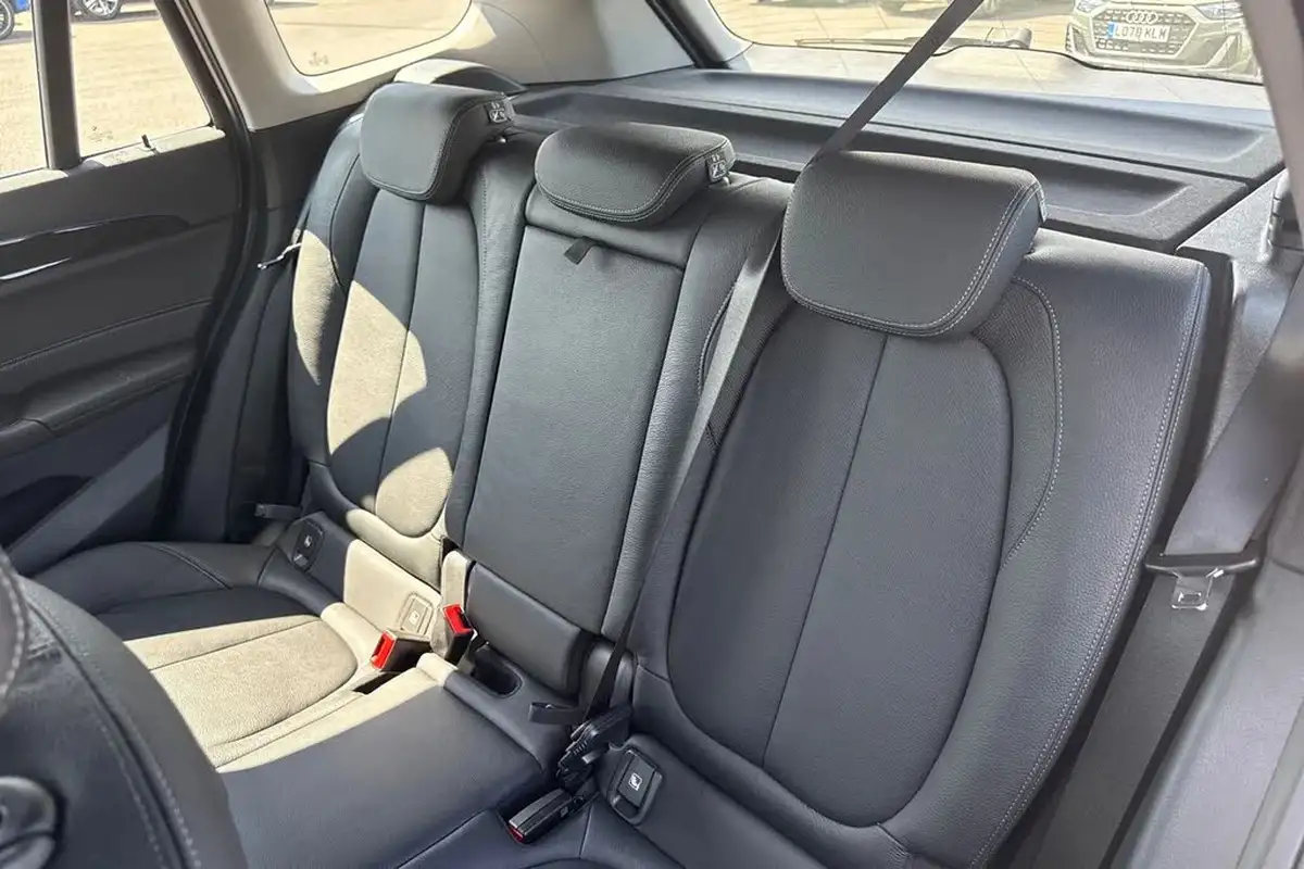 2022-bmw-x1-20td-sdrive18d-xline-sport-auto-big-18