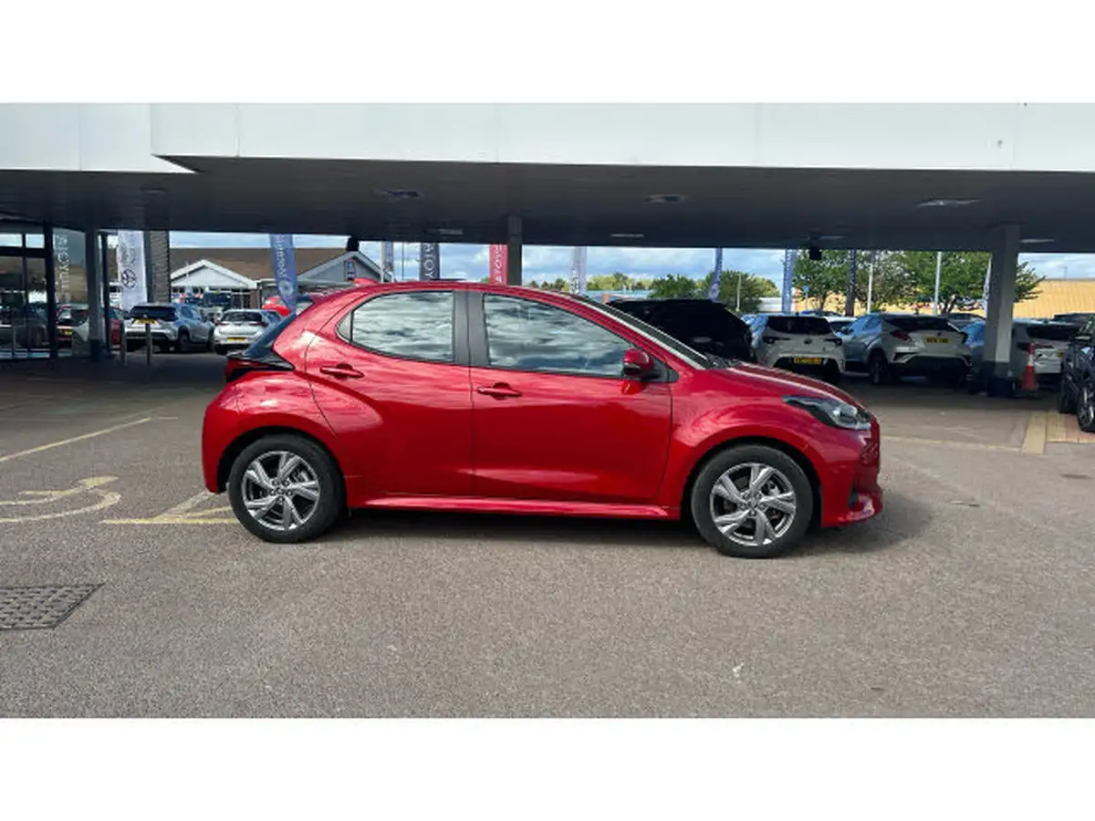 2024-toyota-yaris-15-vvt-i-icon-big-15