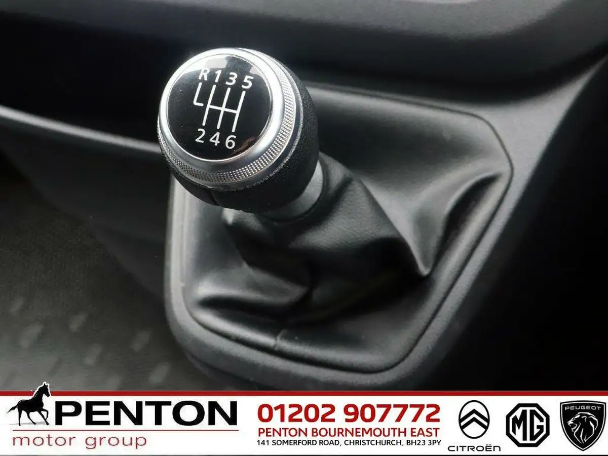 2022-renault-trafic-20dci-sl28-130-business-big-13