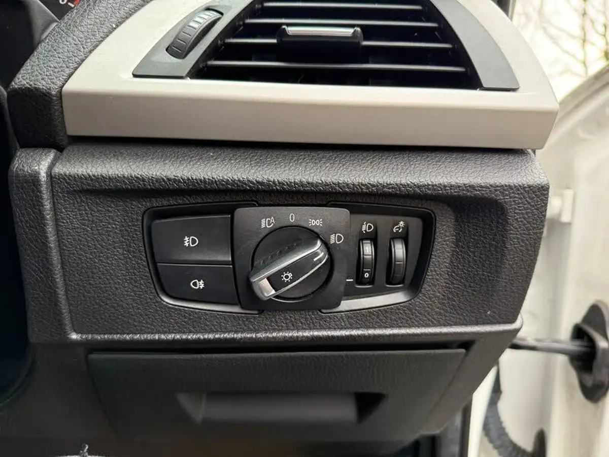 2017-bmw-1-series-15td-116d-eff-dyn-plus-5d-big-15