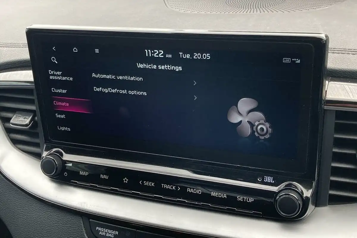 2022-kia-xceed-15-t-gdi-4-big-17
