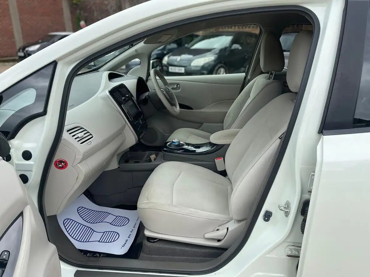 2013-nissan-leaf-e-auto-big-13