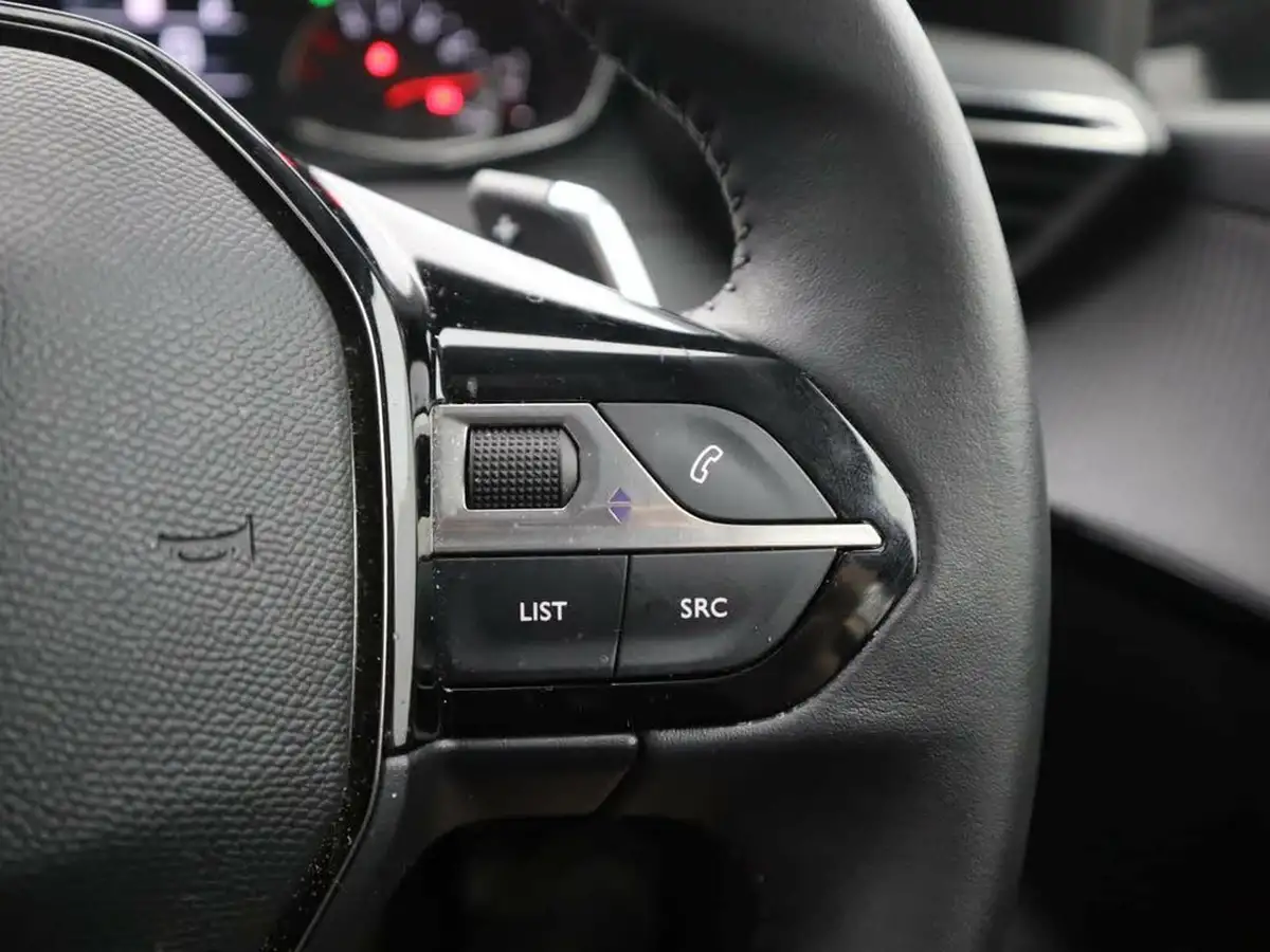 2022-peugeot-208-12-puretech-active-premium-100bhp-eat8-big-34