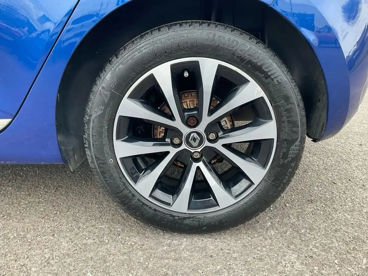 2020-renault-clio-10-sce-iconic-75bhp-big-19