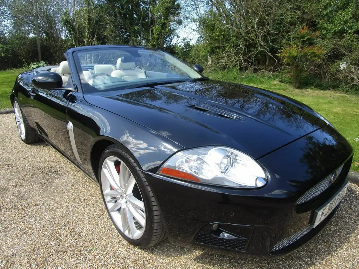 2010-jaguar-xkr-big-6