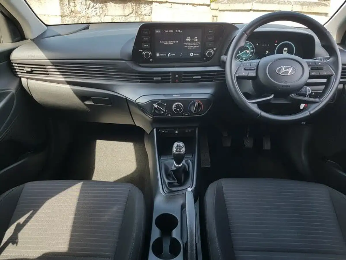 2022-hyundai-i20-10-t-gdi-se-connect-eclutch-imt-big-2