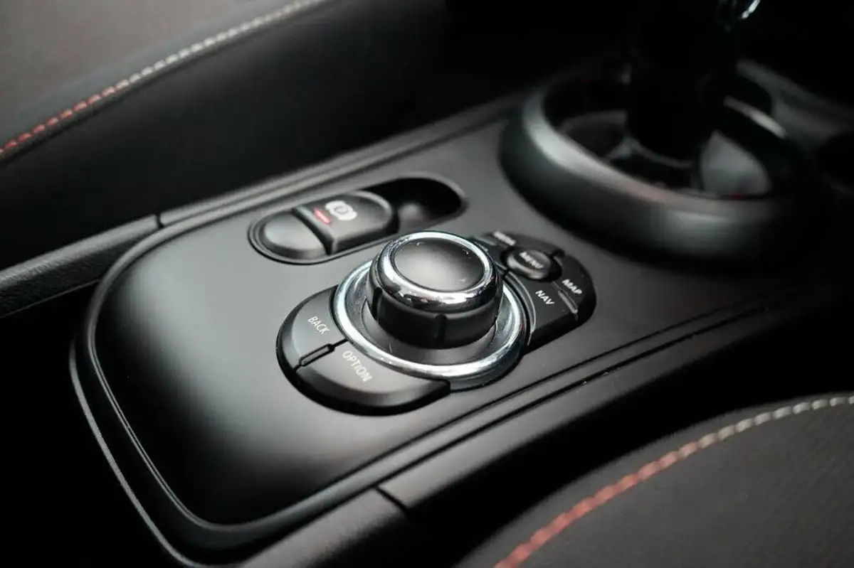 2022-mini-countryman-15-cooper-classic-auto-big-36