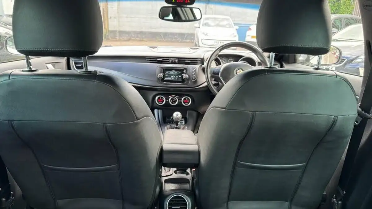 2014-alfa-romeo-giulietta-14-exclusive-big-16