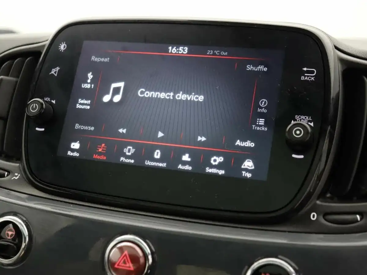 2021-fiat-500-10-dolcevita-big-20