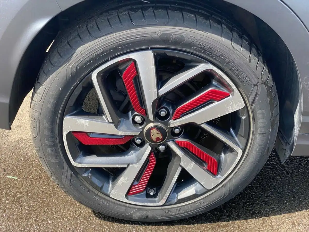 2019-hyundai-kona-16-t-gdi-iron-man-edition-big-31