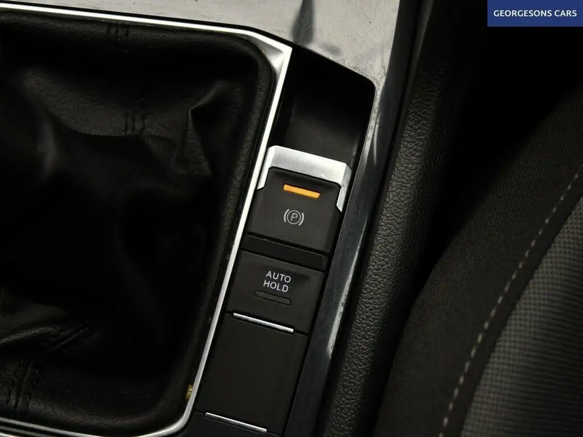 2018-volkswagen-tiguan-20tdi-se-navigation-150ps-4motion-ss-big-28
