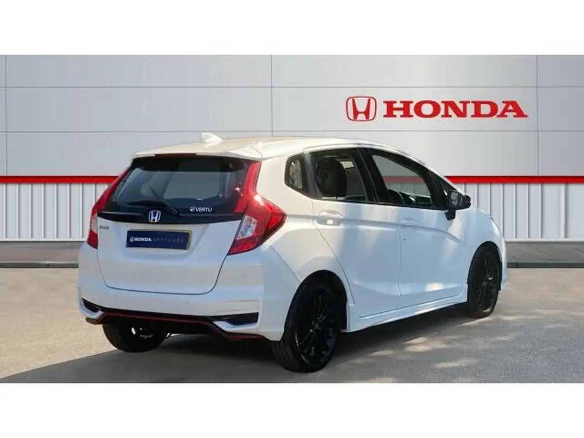 2018-honda-jazz-15-i-vtec-sport-navi-big-11