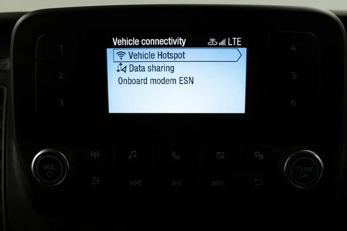 2020-ford-transit-custom-20tdci-280-l1h1-leader-105pseu6dt-panel-van-big-50