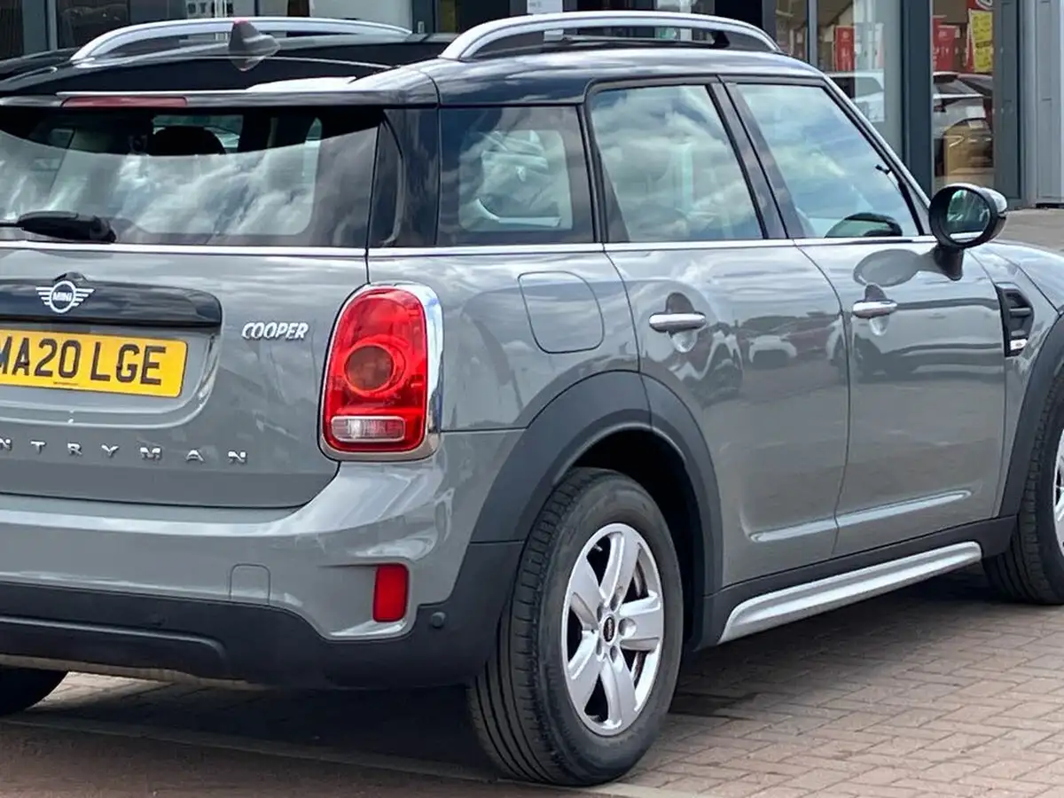 2020-mini-countryman-15-cooper-classic-big-34