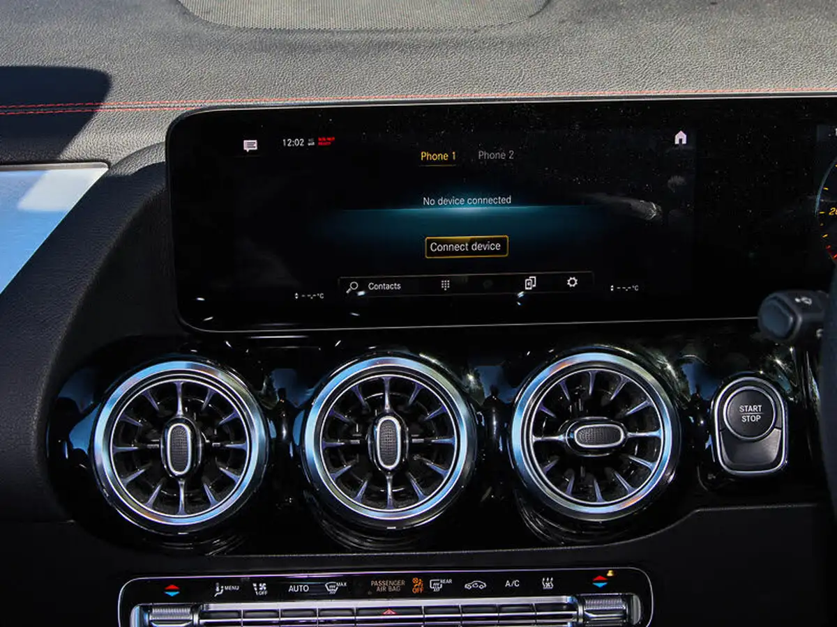 2021-mercedes-benz-eqa-e-eqa-250-amg-line-big-16