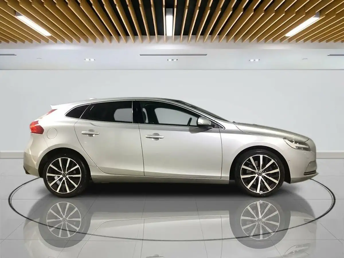 2018-volvo-v40-15-t3-inscription-big-8