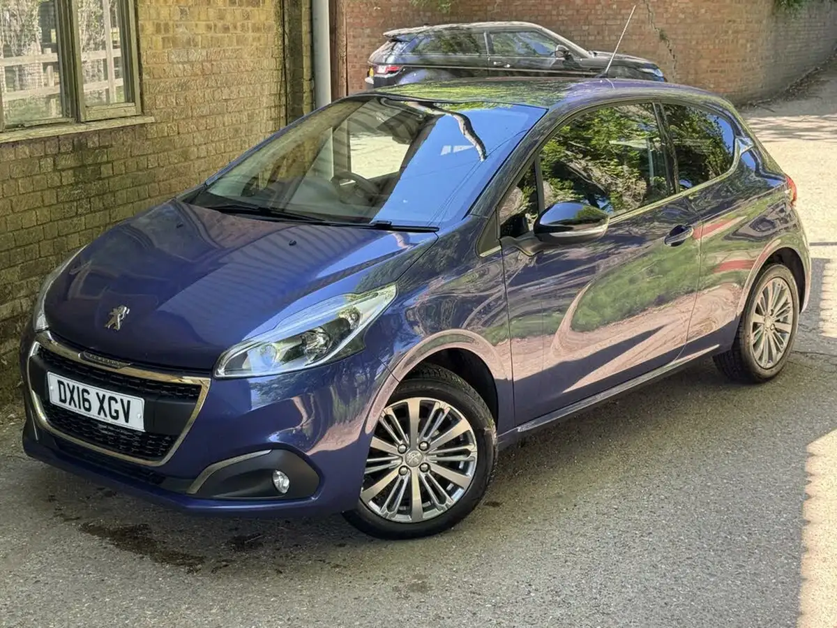 2016-peugeot-208-12-puretech-allure-82bhp-3d-big-5